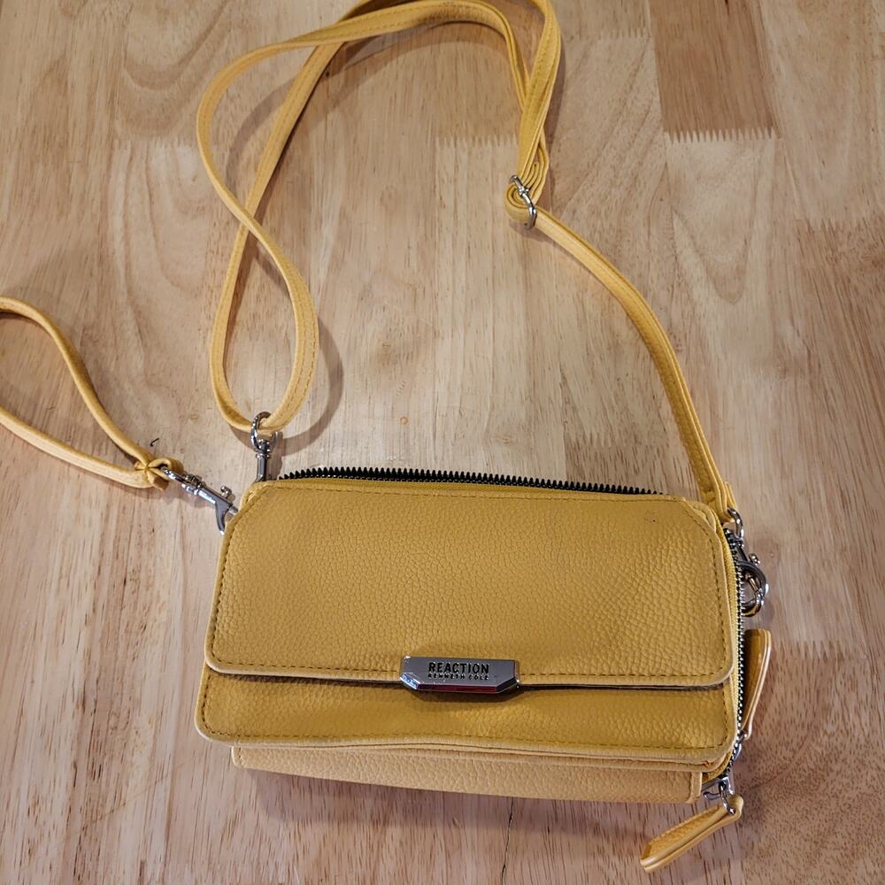 Kenneth Cole Reaction Yellow Pebbled Leather Cross Body 8" X 5" Zip
